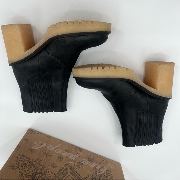 NWT Free People James Chelsea Black Boots Chunky Feels Ankle Booties 38.5 US 8.5 - Picture 15 of 16